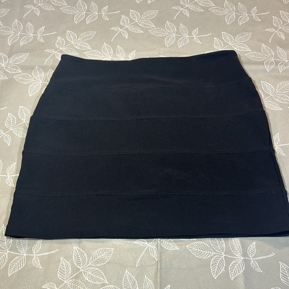 Ladies Seductions Mini Skirt. - Picture 2 of 7